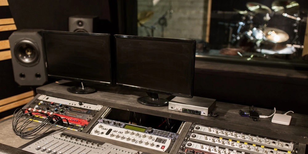 انتخاب وسایل مناسب برای استودیو موسیقی